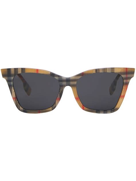 Check Square Sunglasses in Vintage check 